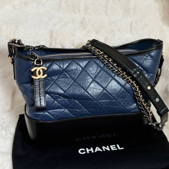 Chanel Gabrielle Aged Calfskin Medium Hobo Bag - Picture 2 of 14